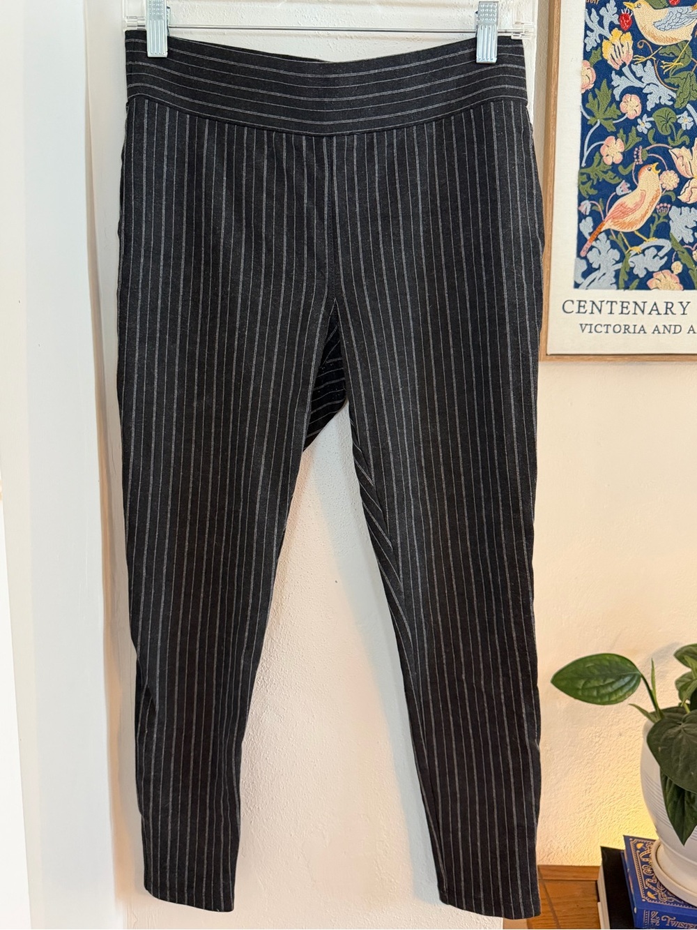 LOFT Petites Pinstripe Ponte Leggings — Medium Petite